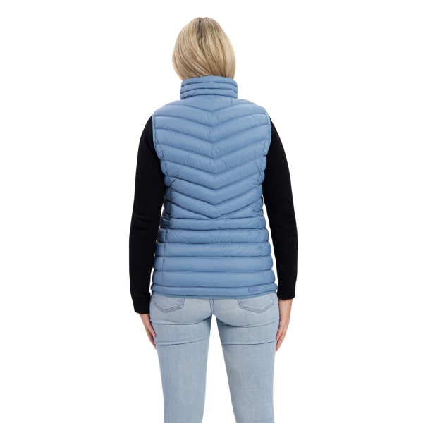 Model met Bodywarmer Soof blauw