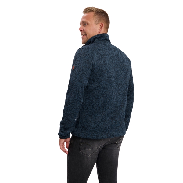 Model met Gebreid vest Toni blauw