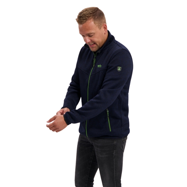 Model met Gebreid vest Toni navy