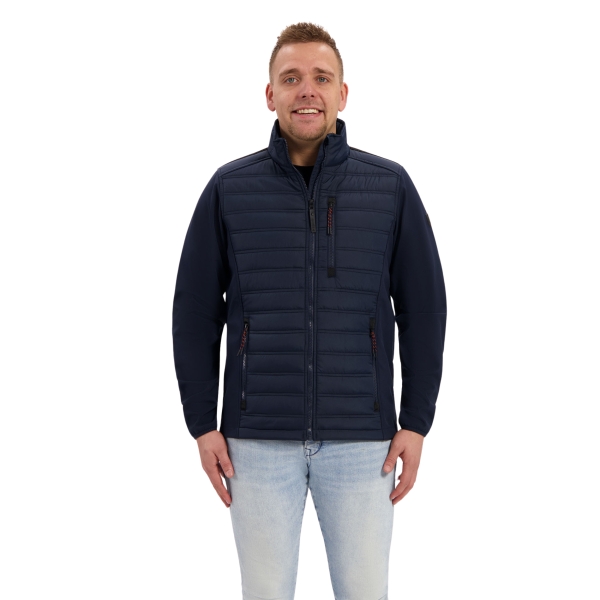 Model met Hybride jas Tibo navy
