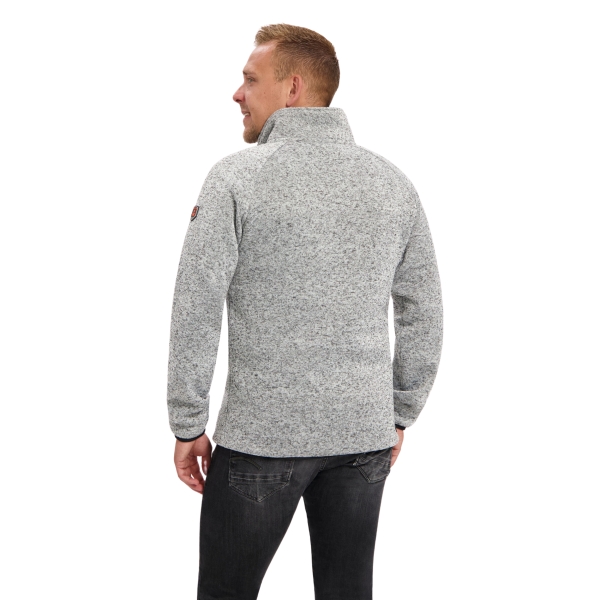 Model met gebreid vest Levi grijs