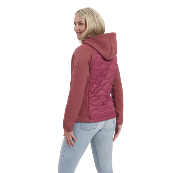 Model met gebreide jas Veda roze