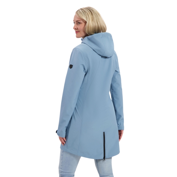 Model met lange softshell jas Faye blauw