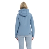 Model met softshell jas Evi achterkant