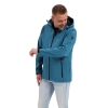 Model met softshell jas Kris blauw